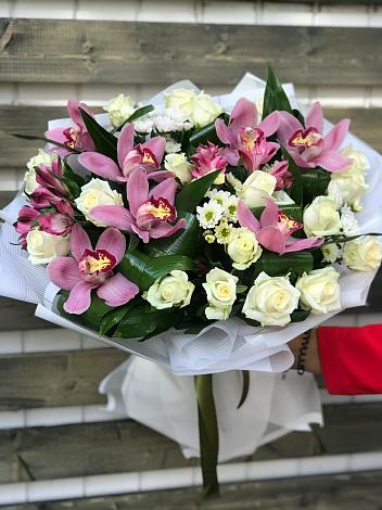 Букет цветов из: Розы и Хризантемы в Елизаветинской Ростовской области