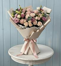 Букет цветов из:  Розы и Лизиантусы в Елизаветинской Ростовской области