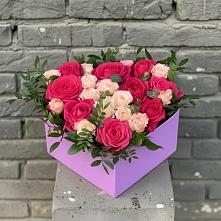Цветочная композиция из Розы в коробке в Елизаветинской Ростовской области