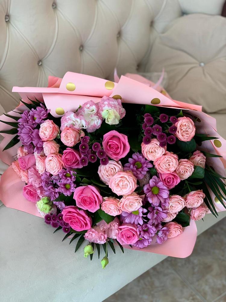 Букет цветов из: Хризантемы, Розы и Лизиантусы в Елизаветинской Ростовской области