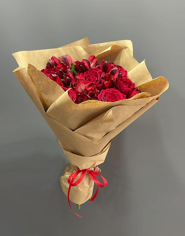 Букет цветов из: Альстромерии и Розы в Елизаветинской Ростовской области