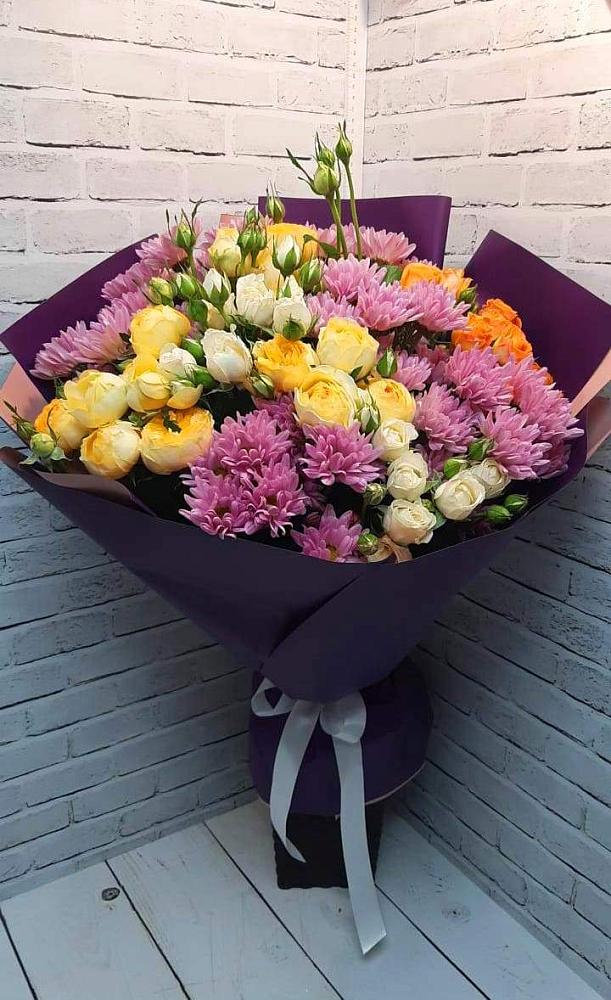 Букет цветов из: Хризантемы и Розы в Елизаветинской Ростовской области