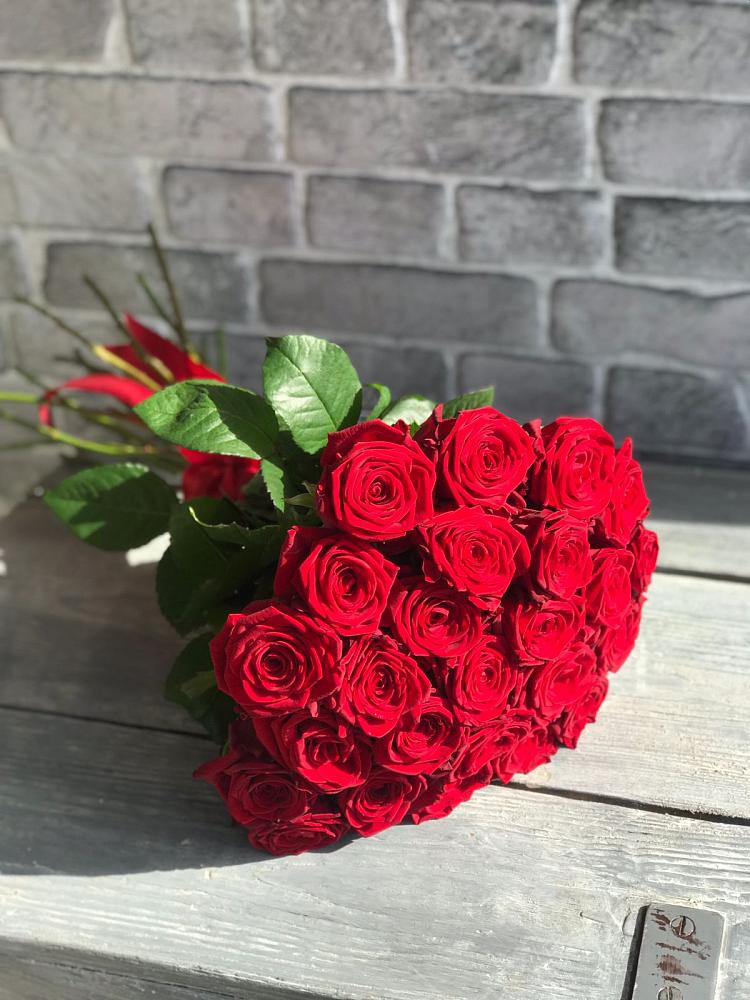 Букет Красные розы Фридом в Елизаветинской Ростовской области