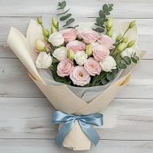 Букет цветов из:  Лизиантусы в Елизаветинской Ростовской области