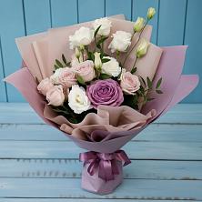 Букет цветов из:  Розы и Лизиантусы в Елизаветинской Ростовской области