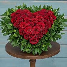 Цветочная композиция из Розы в виде сердца в Елизаветинской Ростовской области