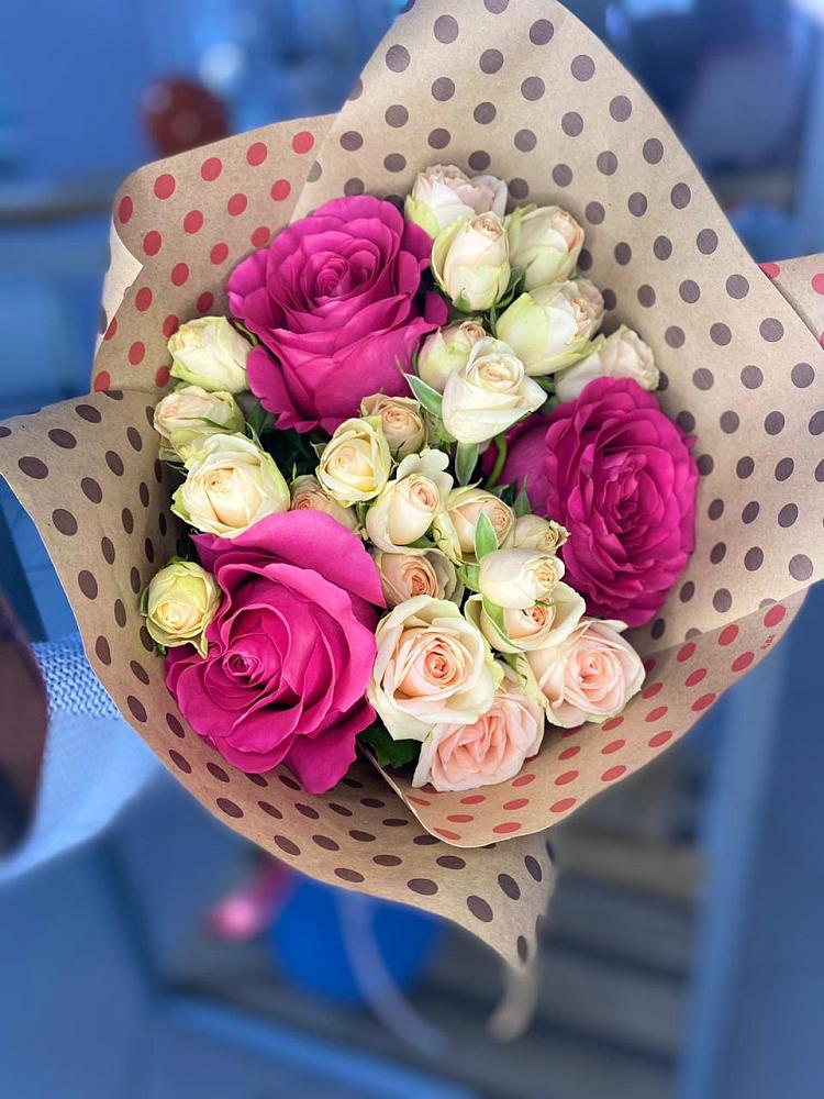 Букет цветов из: Розы в Елизаветинской Ростовской области