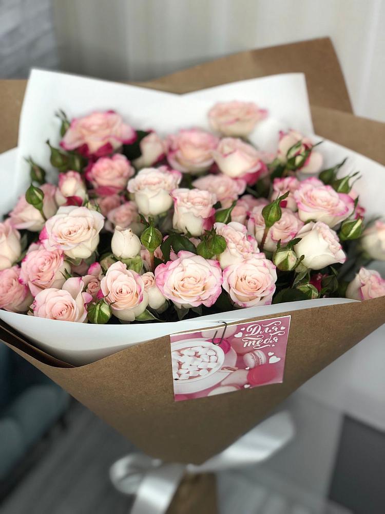 Букет цветов из: Розы в Елизаветинской Ростовской области