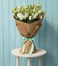 Букет цветов из:  Лизиантусы в Елизаветинской Ростовской области