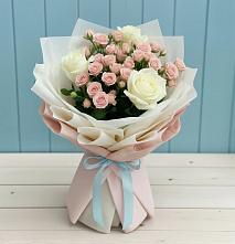 Букет цветов из:  Розы в Елизаветинской Ростовской области