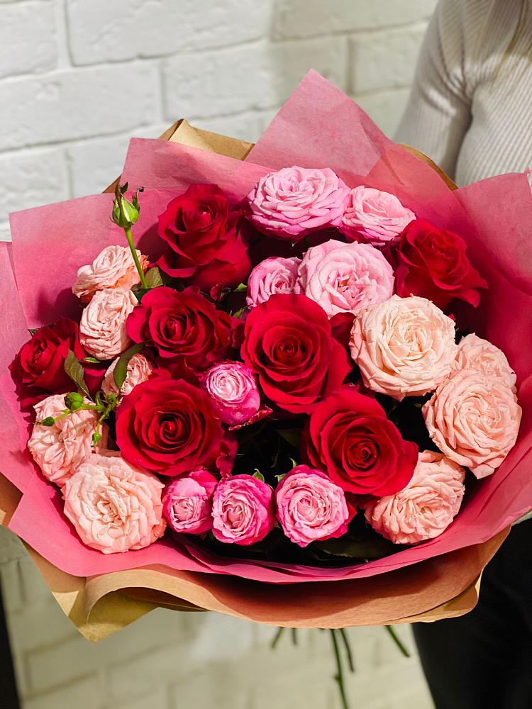 Букет цветов из: Розы в Елизаветинской Ростовской области