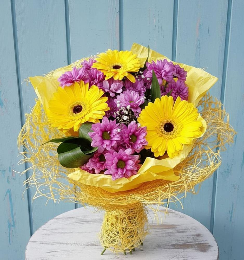Букет цветов из: Хризантемы и Герберы в Елизаветинской Ростовской области