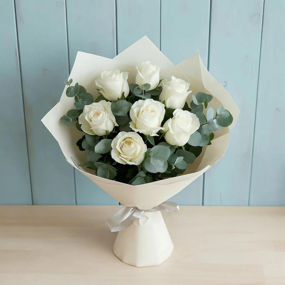 Букет Белые розы в Эвкалипте в Елизаветинской Ростовской области