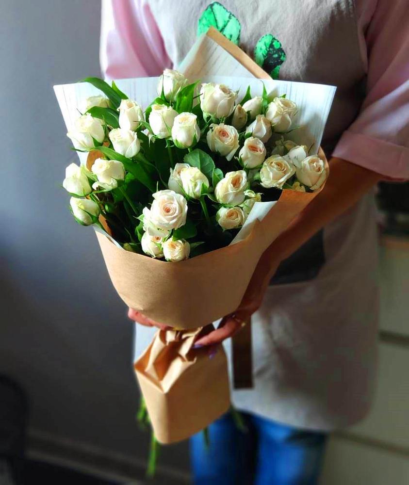 Букет цветов из: Розы в Елизаветинской Ростовской области