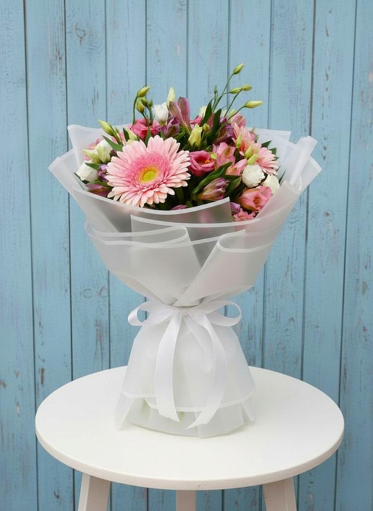 Букет цветов из: Герберы, Альстромерии и Лизиантусы в Елизаветинской Ростовской области