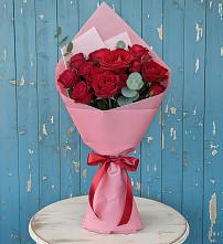 Букет цветов из:  Розы в Елизаветинской Ростовской области