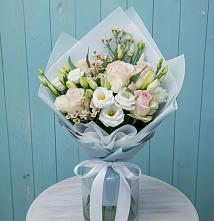 Букет цветов из:  Розы и Лизиантусы в Елизаветинской Ростовской области