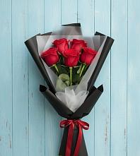 Букет цветов из:  Розы в Елизаветинской Ростовской области