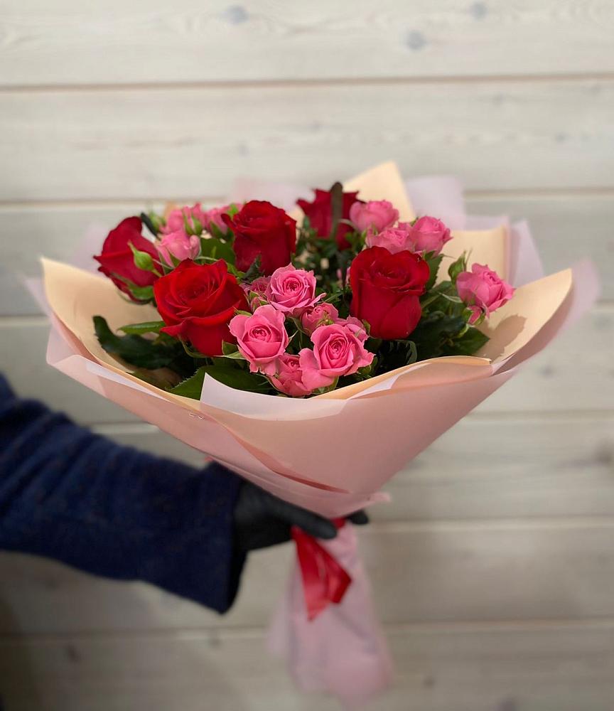 Букет цветов из: Розы в Елизаветинской Ростовской области