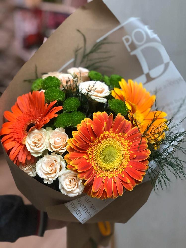 Букет цветов из: Герберы, Хризантемы и Розы в Елизаветинской Ростовской области