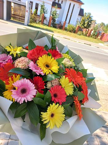 Букет цветов из: Герберы в Елизаветинской Ростовской области