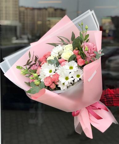 Букет цветов из: Розы, Лизиантусы и Хризантемы в Елизаветинской Ростовской области