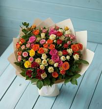 Букет Микс из разноцветных кустовых роз в Елизаветинской Ростовской области