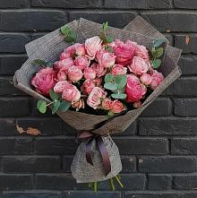 Букет цветов из:  Розы в Елизаветинской Ростовской области