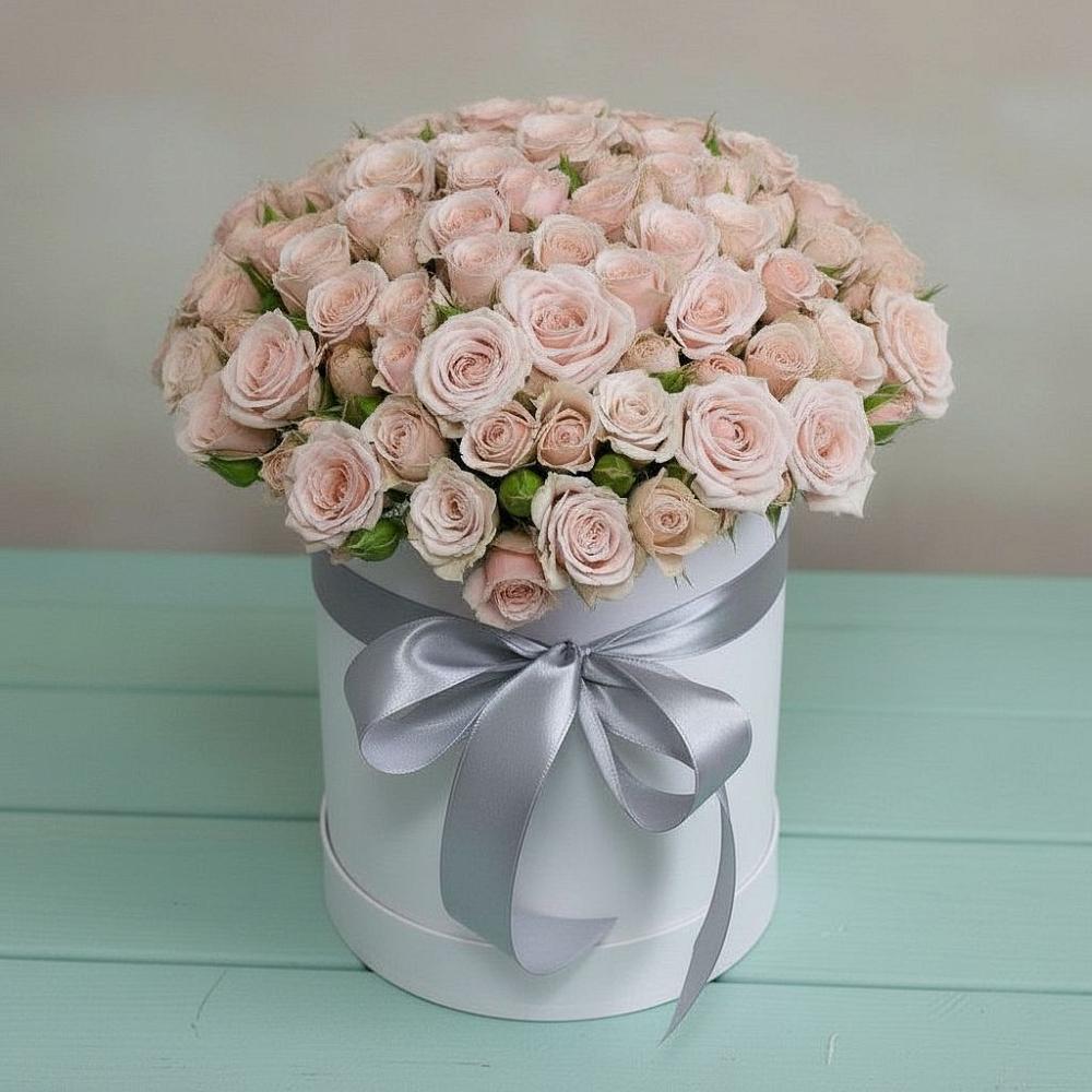 Цветочная композиция из Розы в шляпной коробке в Елизаветинской Ростовской области